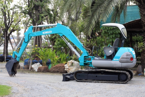 ขายแบคโฮ KOBELCO SK045 มือสองญี่ปุ่นแท้ ทำสีแล้ว สภาพดี รถพร้อมใช้งาน 086-775-7900