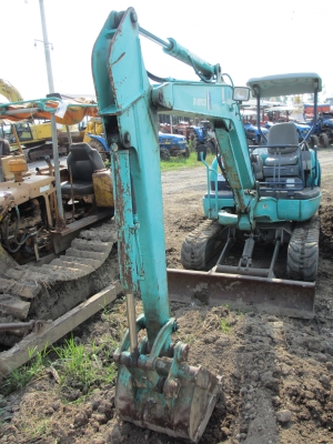 ขายไปซะแล้วสงสัยขายถูกไปไหมเนี้ยย KOMATSU PC 35R-8  avance รถขุด เก่านอก  เลยครับ  น้องร็อคจัดให้