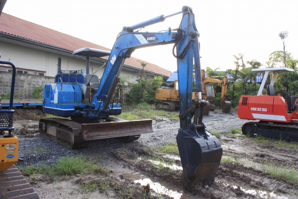 ขายแม็กโค KOBELCO SK042 (เทียบเท่า PC40) รถนอกญี่ปุ่น สภาพพร้อมใช้งาน 086-775-7900