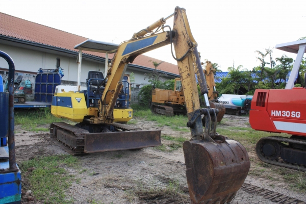 ขายรถขุดเล็ก KOMATSU PC30-6 เก่านอกญี่ปุ่น สภาพพร้อมใช้งาน 086-775-7900