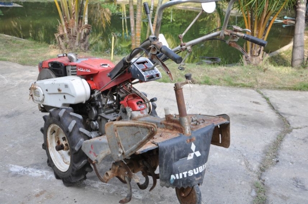 ขายรถไถ MITSUBISHI 7แรง พร้อมโรตารี่พรวนดิน มีเกียร์สโลว์ ขาย26,000บาท!!