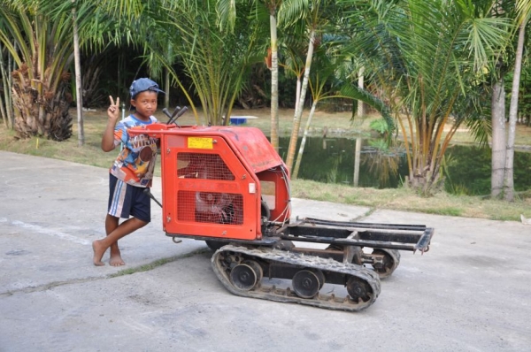 ขายรถบรรทุก ตะขาบKUBOTA อเนกประสงค์ มีเกียร์ ขาย22,000บาท