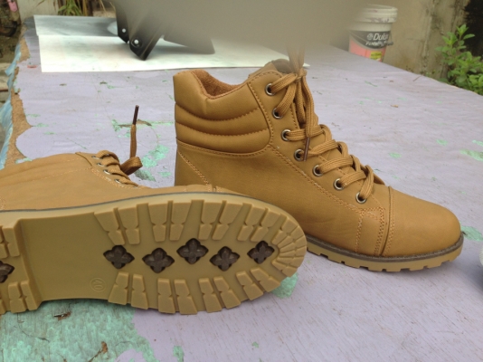 ร้องเท้าใหม่ไว้ไส่ขับรถ399ทุกคู่คับ ร้องเท้าใหม่ไว้ไส่ขับรถ399ทุกคู่คับ