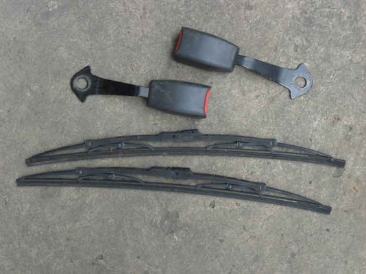 ขายล็อกเข็มขัด+ปัดน้ำฝน 250 บาท