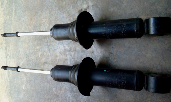 ขายโช้คคู่หน้าของเชพโรเรตหรืออีซูสุตัวเตี้ยครับ