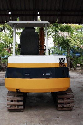 ขายแม็กโค KOMATSU PC30-6 รถนอกญี่ปุ่น สภาพรถสวยพร้อมใช้งาน 086-7757900