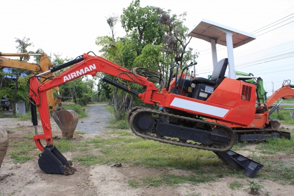 ต้องการขายรถแม็คโค AIRMAN HM30SG-2 (เทียบเท่า PC30) รถนอกญี่ปุ่น ทำสีแล้ว พร้อมใช้งาน 086-7757900