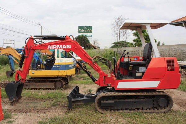 ต้องการขายรถแม็คโค AIRMAN HM30SG-2 (เทียบเท่า PC30) รถนอกญี่ปุ่น ทำสีแล้ว พร้อมใช้งาน 086-7757900