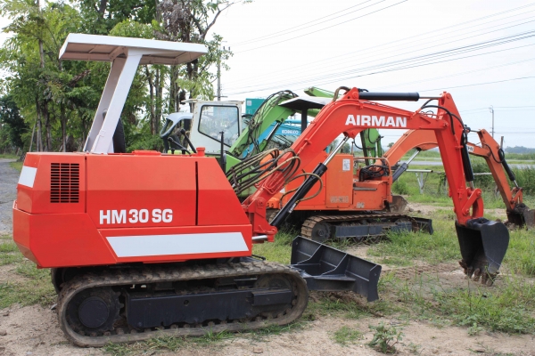 ต้องการขายรถแม็คโค AIRMAN HM30SG-2 (เทียบเท่า PC30) รถนอกญี่ปุ่น ทำสีแล้ว พร้อมใช้งาน 086-7757900