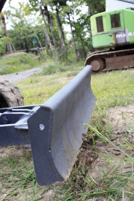 ต้องการขายรถแม็คโค AIRMAN HM30SG-2 (เทียบเท่า PC30) รถนอกญี่ปุ่น ทำสีแล้ว พร้อมใช้งาน 086-7757900