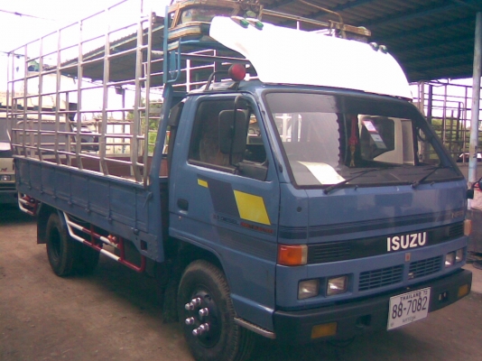 6 ล้อ NPR 115 แรงม้า ยาว 4.30 ม. รถสวยเดิม รถห้างแท้ ๆ