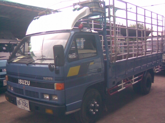 6 ล้อ NPR 115 แรงม้า ยาว 4.30 ม. รถสวยเดิม รถห้างแท้ ๆ