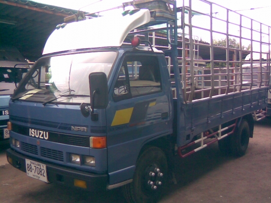 6 ล้อ NPR 115 แรงม้า ยาว 4.30 ม. รถสวยเดิม รถห้างแท้ ๆ