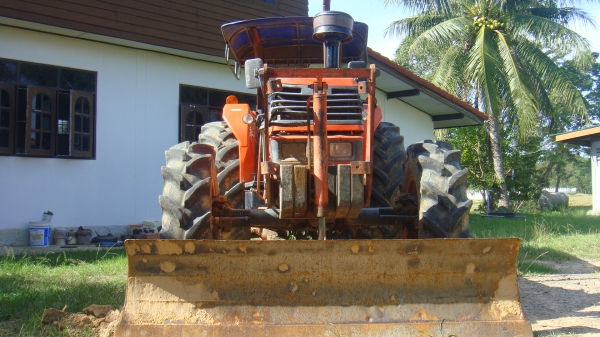 ขายรถไถ kubota M9000