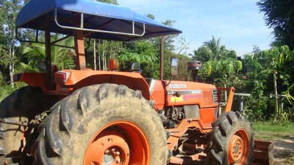 ขายรถไถ kubota M9000