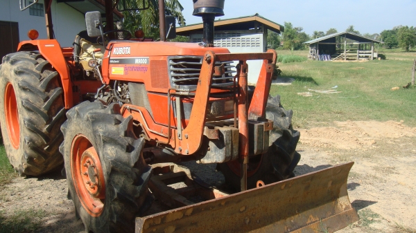 ขายรถไถ kubota M9000