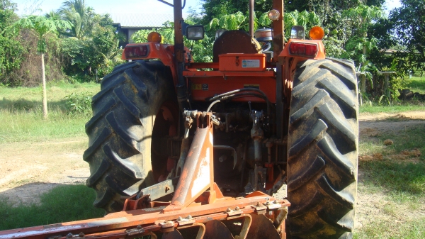 ขายรถไถ kubota M9000