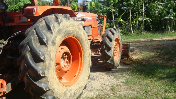 ขายรถไถ kubota M9000