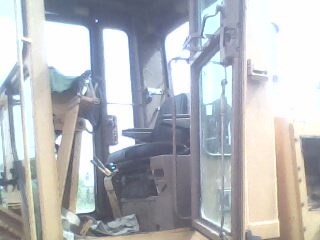 cat 140 G นัมเบอซีเลียว1400ครึ่ง มีตู้เก่ง ซื้อมาเก่านอกใช้งานได้ 3 งานคบขับไม่มีงานหมด ขาย 2700000 เครื่องดีระบดี มียางต้องปรับปรุงหน่อยส่วนอื่นระบบไฮโดลิค OK เอกสารครบ นัดพบอ.บ้านโปร่ง