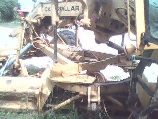 cat 140 G นัมเบอซีเลียว1400ครึ่ง มีตู้เก่ง ซื้อมาเก่านอกใช้งานได้ 3 งานคบขับไม่มีงานหมด ขาย 2700000 เครื่องดีระบดี มียางต้องปรับปรุงหน่อยส่วนอื่นระบบไฮโดลิค OK เอกสารครบ นัดพบอ.บ้านโปร่ง