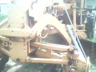 cat 140 G นัมเบอซีเลียว1400ครึ่ง มีตู้เก่ง ซื้อมาเก่านอกใช้งานได้ 3 งานคบขับไม่มีงานหมด ขาย 2700000 เครื่องดีระบดี มียางต้องปรับปรุงหน่อยส่วนอื่นระบบไฮโดลิค OK เอกสารครบ นัดพบอ.บ้านโปร่ง