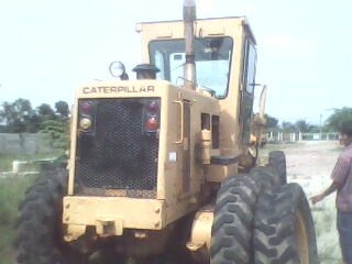 cat 140 G นัมเบอซีเลียว1400ครึ่ง มีตู้เก่ง ซื้อมาเก่านอกใช้งานได้ 3 งานคบขับไม่มีงานหมด ขาย 2700000 เครื่องดีระบดี มียางต้องปรับปรุงหน่อยส่วนอื่นระบบไฮโดลิค OK เอกสารครบ นัดพบอ.บ้านโปร่ง