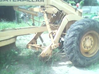 cat 140 G นัมเบอซีเลียว1400ครึ่ง มีตู้เก่ง ซื้อมาเก่านอกใช้งานได้ 3 งานคบขับไม่มีงานหมด ขาย 2700000 เครื่องดีระบดี มียางต้องปรับปรุงหน่อยส่วนอื่นระบบไฮโดลิค OK เอกสารครบ นัดพบอ.บ้านโปร่ง