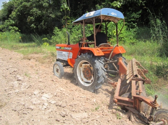 ขายด่วน รถ Kubota L1802 พร้อมผานพรวน 4 , และคราด