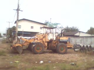 รถตักยางเอวอ่อนดกเบดก้ LK 500 เครื่องเดิม เครื่องNE เทอร์เบอร นำมันเครื่องลงกันอ่างตรวจสภาพโปรเก่นวั่ยรอยคอนเลอร์ข้างรั่วเครื่องสตาร์จติดระบบเบรคดีกระไฮดรอลิคใช้ได้ทุกกระบอก380000 นัดพบกำแพงแสน