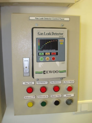 ขาย เครื่องเตือนแก๊สรั่ว ( GAS LEAK DETECTOR) ยี่ห้อ EWOO รุ่น EW401 สภาพ 99\% เป็นของใหม่ยังเพิ่งใช้งานได้ครั้งเดียว สามารถแสดงผล และตรวจจับการรั่วของแก๊ส + ตู้คอนโทรล + หัว SAFETY แก๊ส 6 หัว ใหญ่ ราคาตอนซื้อมารวม 50000 บาท ต้องการขายราคาถูก ขาย เครื่องเตือนแก๊สรั่ว ( GAS LEAK DETECTOR) ยี่ห้อ EWOO รุ่น EW401 สภาพ 99\% เป็นของใหม่ยังเพิ่งใช้งานได้ครั้งเดียว สามารถแสดงผล และตรวจจับการรั่วของแก๊ส + ตู้คอนโทรล + หัว SAFETY แก๊ส 6 หัว ใหญ่ ราคาตอนซื้อมารวม 50000 บาท ต้องการขายราคาถูก