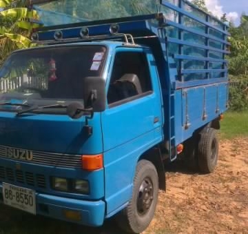 ISUZU ELF 100 แรงฝาขาวหัวปี๊ป หกล้อดั๊มพ์ กระบะดั๊มพ์มิเนียมคอกเกษตร 3-4 คิว เครื่องแห้งดีแรงดีไม่เยิ้ม หัวบางไม่มีผุภายในอยู่ครบ ช่วงล่างเฟืองท้ายของ 110 คัชซีสวยw,jz6 เอกสารทะเบียนครบพร้อมโอนครับ