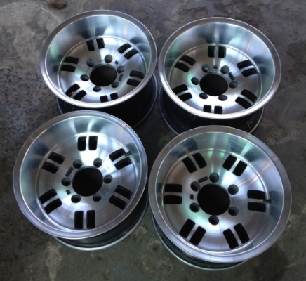 >>>อีกชุด ล้อ ENKEI 15x8.5 ออฟ-20 ใส่ 6/139.7 ลึกๆ ลายแนวๆ ครับ<<<