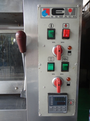 ขาย เตาอบเบเกอรี่ไฟฟ้า DECK OVEN ยี่ห้อ ESMACH ใช้ไฟ 380V มี 2 ชั้น มีหินร้อนวางด้านใน หน้ากว้างประมาณ 100 ซม. ลึก ประมาณ 150 ซม. ราคาตอนซื้อมาประมาณ 200000 บาท ต้องการขายราคาถูก ขาย เตาอบเบเกอรี่ไฟฟ้า DECK OVEN ยี่ห้อ ESMACH ใช้ไฟ 380V มี 2 ชั้น มีหินร้อนวางด้านใน หน้ากว้างประมาณ 100 ซม. ลึก ประมาณ 150 ซม. ราคาตอนซื้อมาประมาณ 200000 บาท ต้องการขายราคาถูก