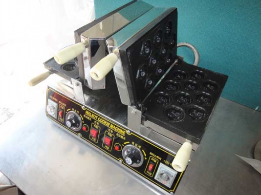 ขาย เครื่องทำคุกกี้วอลล์นัท (WALNUT COOKIE MACHINE) มีระบบฮีตเตอร์ 2 ชุด ระบบตั้งเวลา 2 ชุด สภาพ 95\% ใหม่มากๆ ใช้งานมาแค่ครั้งเดียว ราคาตอนซื้อมา 30000 บาท ต้องการขายราคาถูก ขาย เครื่องทำคุกกี้วอลล์นัท (WALNUT COOKIE MACHINE) มีระบบฮีตเตอร์ 2 ชุด ระบบตั้งเวลา 2 ชุด สภาพ 95\% ใหม่มากๆ ใช้งานมาแค่ครั้งเดียว ราคาตอนซื้อมา 30000 บาท ต้องการขายราคาถูก