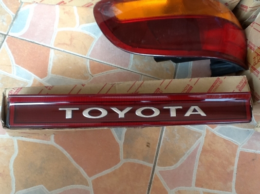 ขายไฟท้ายToyota รุ่นไหนไม่แน่ใจครับของแท้เก่าเก็บมี2ชุด ขายไฟท้ายToyota รุ่นไหนไม่แน่ใจครับของแท้เก่าเก็บมี2ชุด