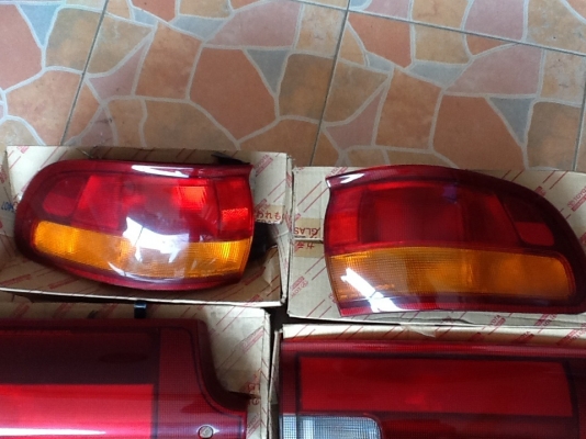 ขายไฟท้ายToyota รุ่นไหนไม่แน่ใจครับของแท้เก่าเก็บมี2ชุด ขายไฟท้ายToyota รุ่นไหนไม่แน่ใจครับของแท้เก่าเก็บมี2ชุด