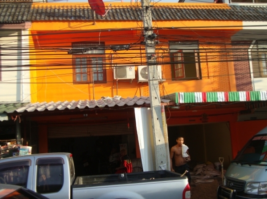 ตึกสภาพดี 2 คูหา ทำเลยดี เหมาะสำหรับทำธุรกิจส่วนตัว