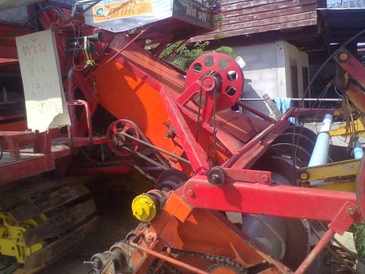 รถเกี่ยวไทยเส็งอุ้ม2.5ตัน เครื่องHINO HO7D 195 เทอร์โบสภาพพร้อมใช้