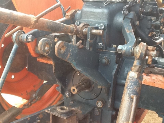 คูโบต้า L240 ใบมีดหน้า ผาน 5  รถใช้ในไร่สภาพดี งามๆครับ