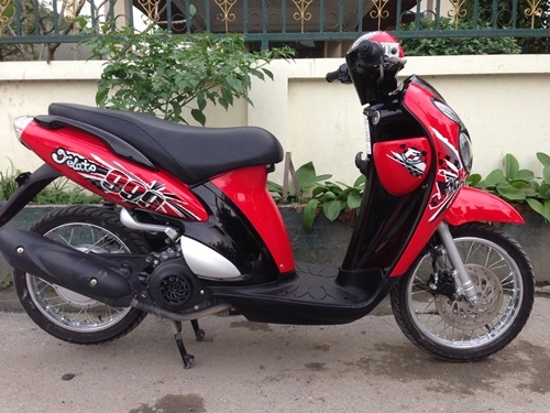 ขายsuzuki jelatoสีเเดง ดำ ปี2555