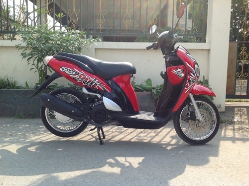 ขายsuzuki jelatoสีเเดง ดำ ปี2555