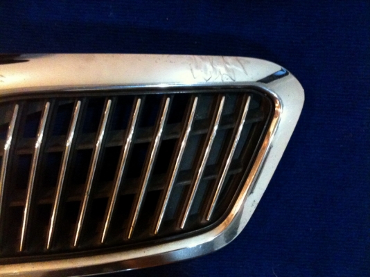 ไส้กระจังหน้าตัวในซีเดียสภาพสวย สองชิ้นซ้ายขวา ตามรูปครับ ไส้กระจังหน้าตัวในซีเดียสภาพสวย สองชิ้นซ้ายขวา ตามรูปครับ