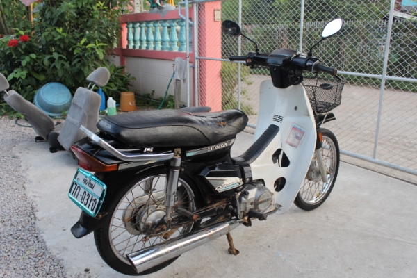 ดรีมคุรุสภาทะเบียนโอนสภาพเดิมๆสีเดิมสวยขายถูกๆไปเล ย9500บาท