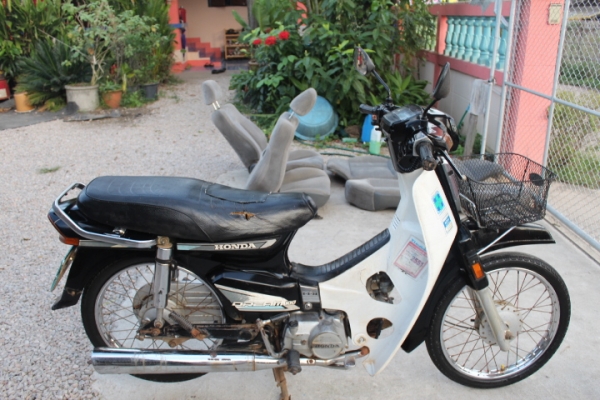 ดรีมคุรุสภาทะเบียนโอนสภาพเดิมๆสีเดิมสวยขายถูกๆไปเล ย9500บาท