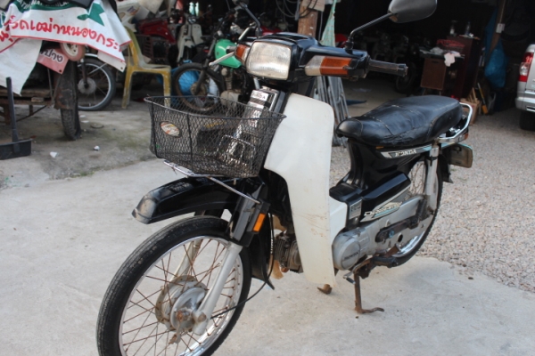 ดรีมคุรุสภาทะเบียนโอนสภาพเดิมๆสีเดิมสวยขายถูกๆไปเล ย9500บาท