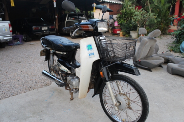 ดรีมคุรุสภาทะเบียนโอนสภาพเดิมๆสีเดิมสวยขายถูกๆไปเล ย9500บาท