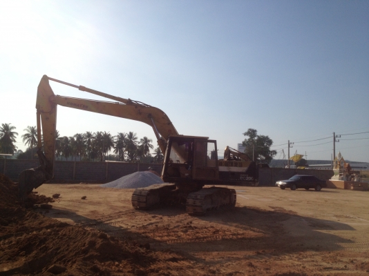 komatsu PC200-3 เก่านอก