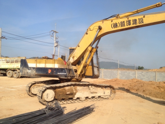 komatsu PC200-3 เก่านอก