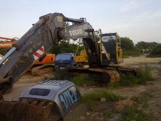 Volvo 210LC เดิมๆ จากห้างมือเดี่ยว ตามสภาพทดรองเองมีเก็บนิดหน่อย