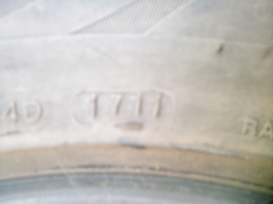 ยาง DEESTONEขนาด205/65R15(ไม่ได้ลงน้ำยา) ยาง DEESTONEขนาด205/65R15(ไม่ได้ลงน้ำยา)